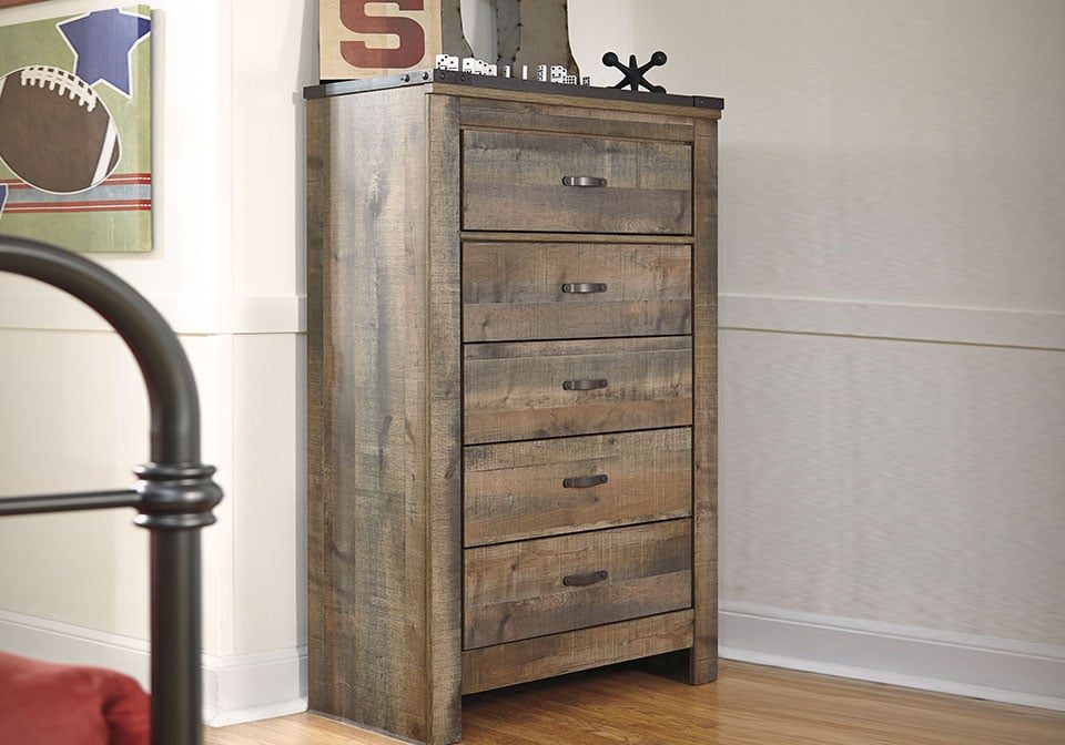 Trinell Brown 5-Drawer Chest
