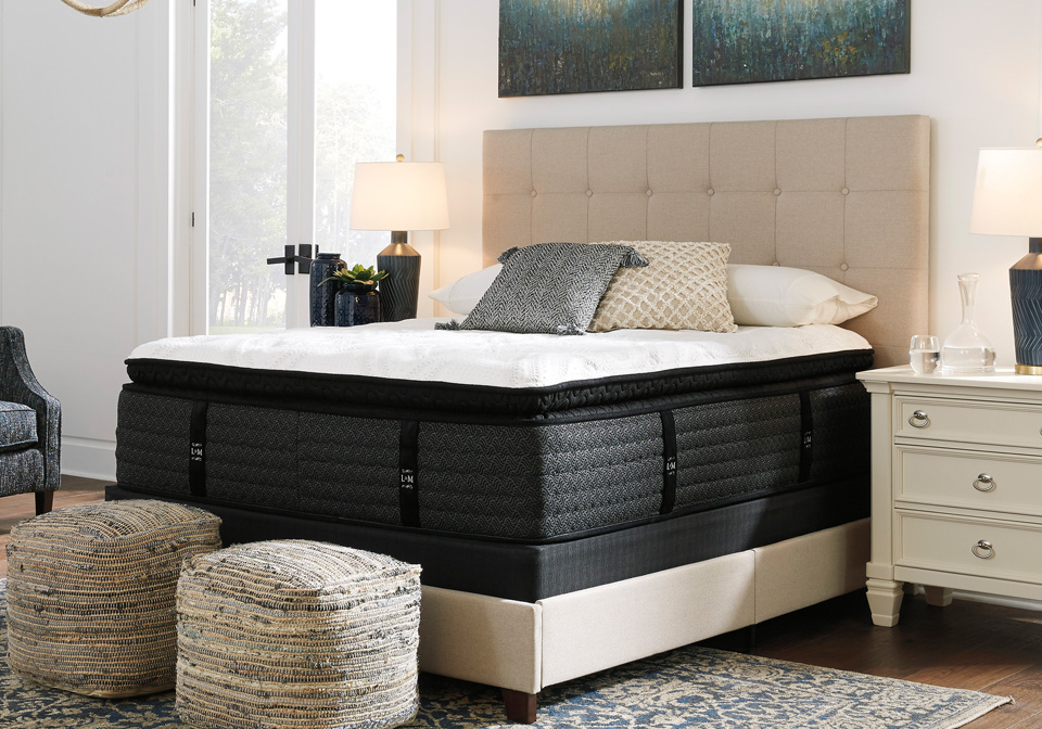 madison queen pillow top mattress and boxsprings