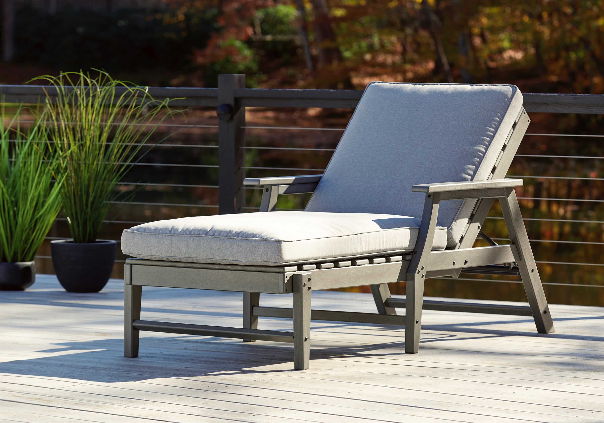 Visola Outdoor Chaise Lounge